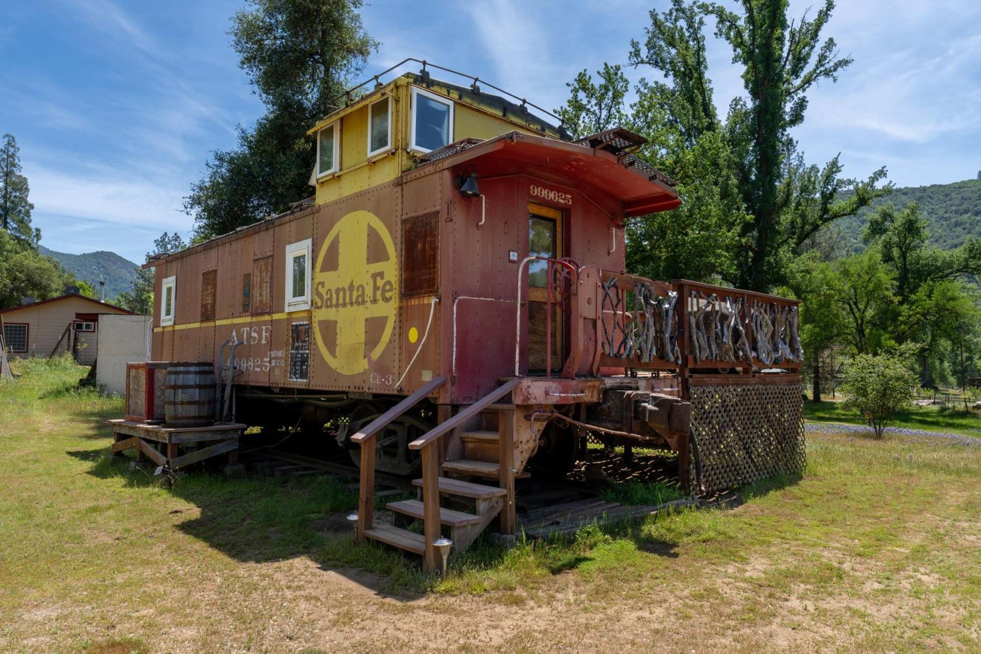 Little Red Caboose Villa Oakhurst Exterior photo