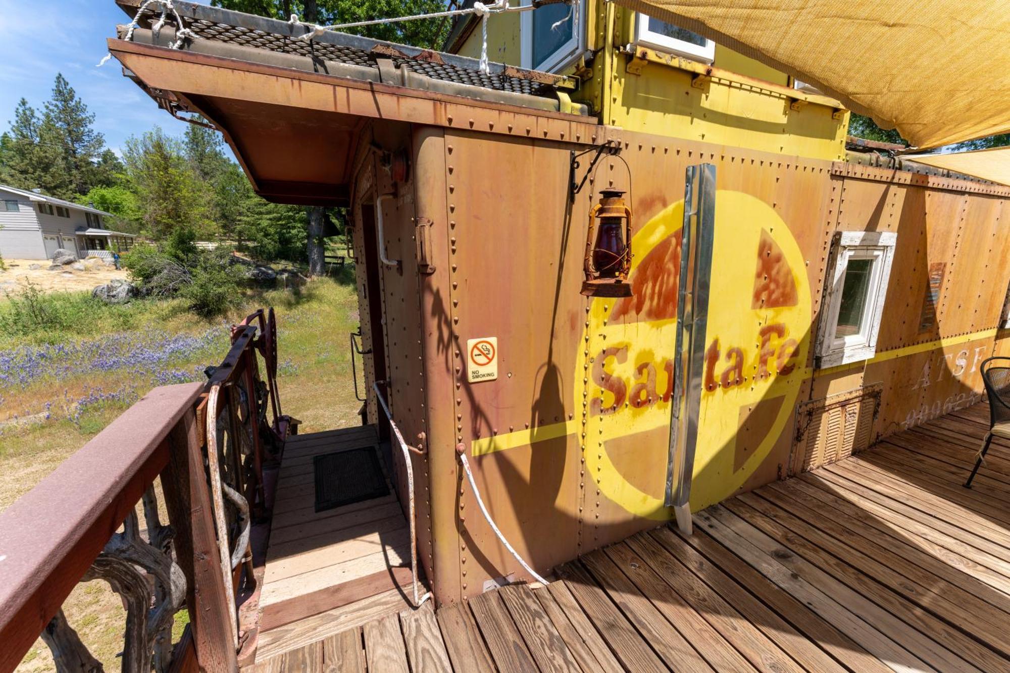 Little Red Caboose Villa Oakhurst Exterior photo