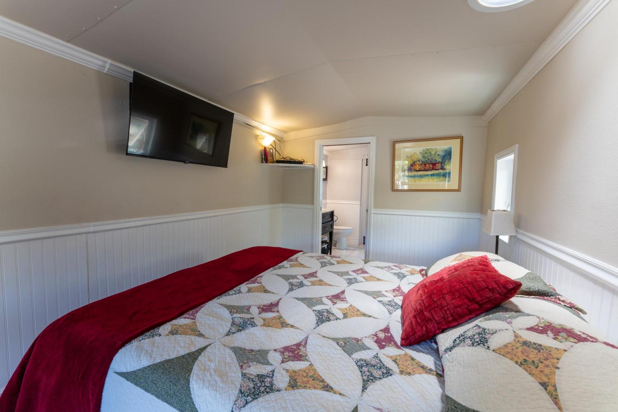 Little Red Caboose Villa Oakhurst Exterior photo
