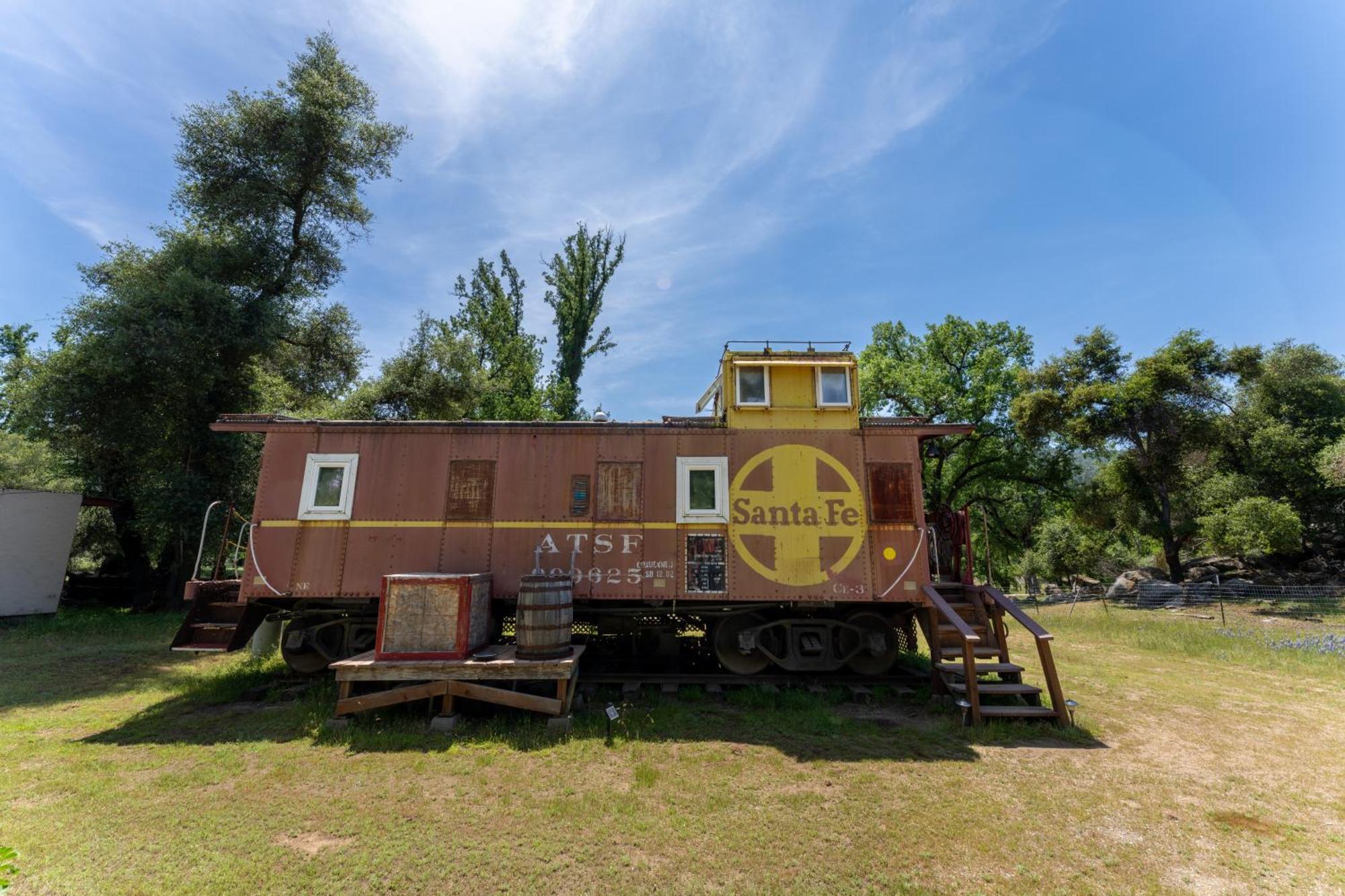 Little Red Caboose Villa Oakhurst Exterior photo