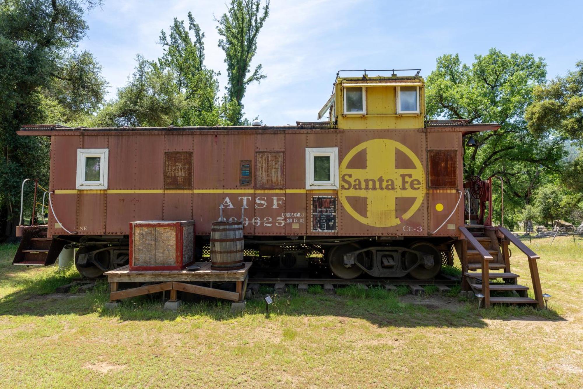 Little Red Caboose Villa Oakhurst Exterior photo