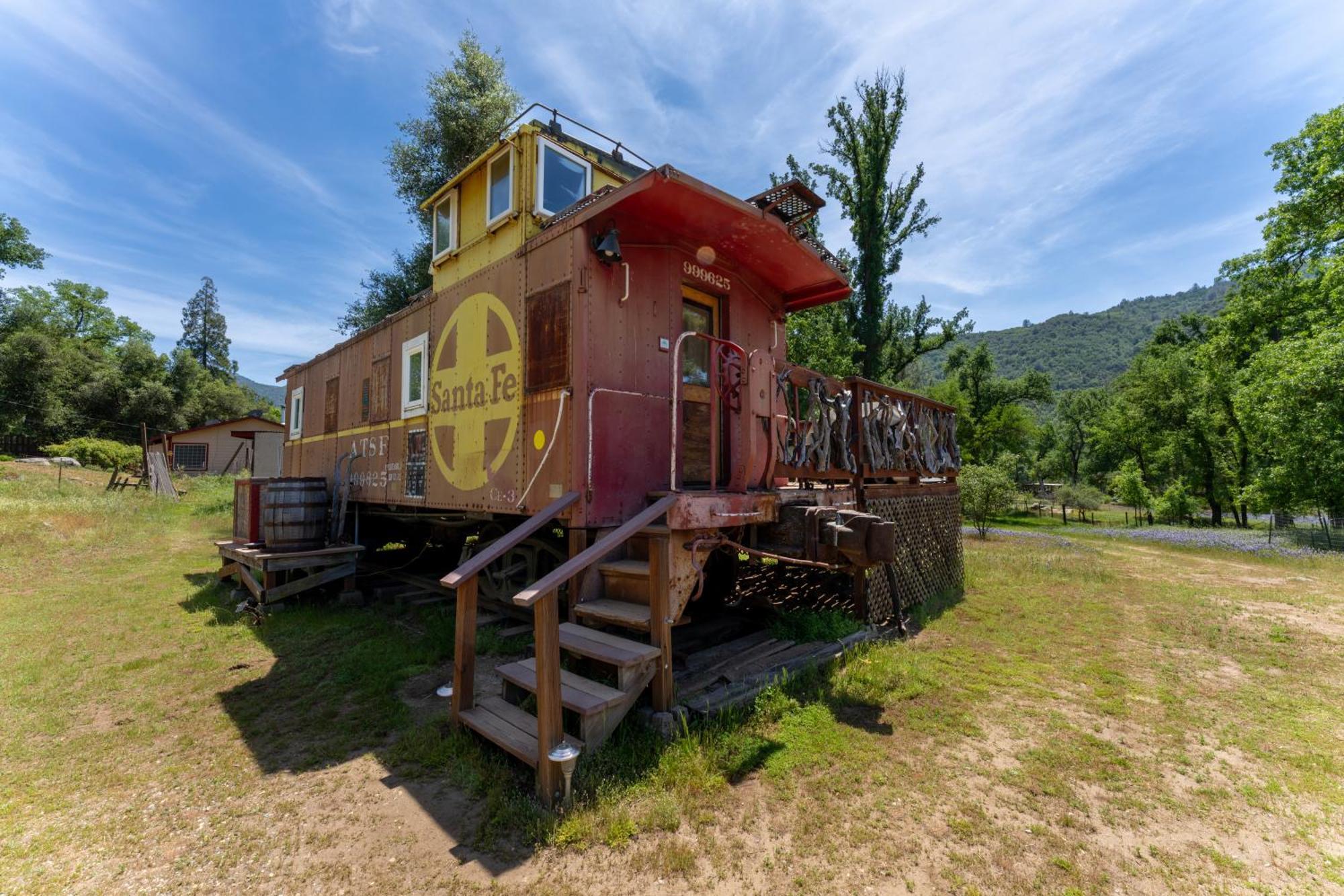 Little Red Caboose Villa Oakhurst Exterior photo
