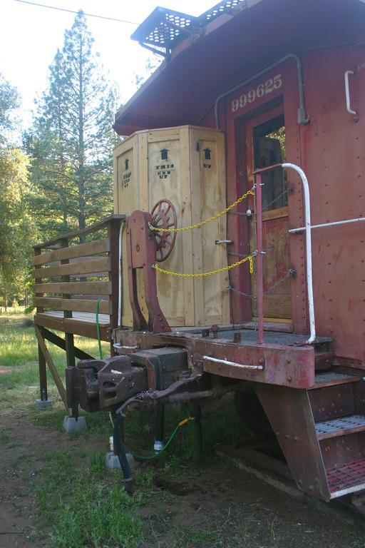 Little Red Caboose Villa Oakhurst Exterior photo